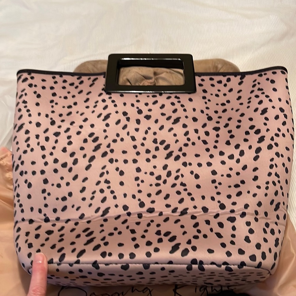 Bagging rights tote! Mauve and black cheetah print with accessories